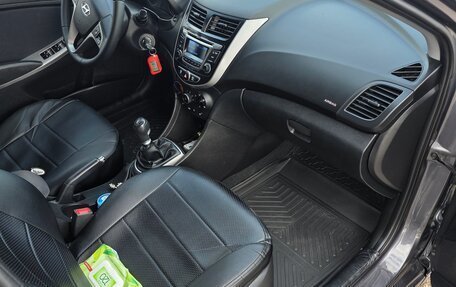 Hyundai Solaris II рестайлинг, 2015 год, 1 300 000 рублей, 11 фотография