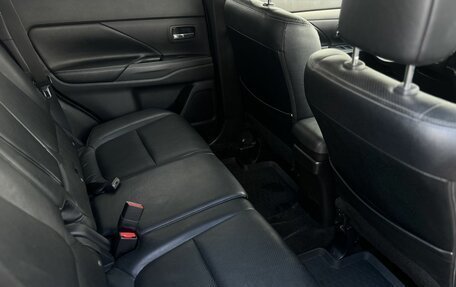Mitsubishi Outlander III рестайлинг 3, 2012 год, 1 179 000 рублей, 15 фотография