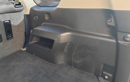 Toyota Land Cruiser Prado 150 рестайлинг 2, 2018 год, 4 550 000 рублей, 15 фотография