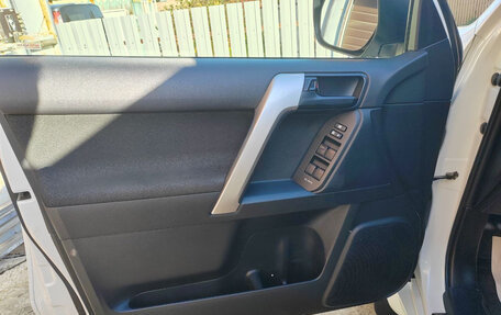 Toyota Land Cruiser Prado 150 рестайлинг 2, 2018 год, 4 550 000 рублей, 11 фотография