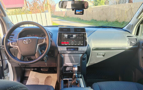 Toyota Land Cruiser Prado 150 рестайлинг 2, 2018 год, 4 550 000 рублей, 10 фотография