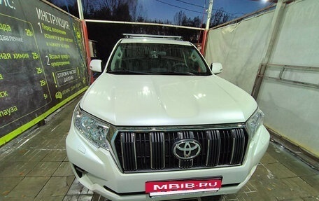 Toyota Land Cruiser Prado 150 рестайлинг 2, 2018 год, 4 550 000 рублей, 4 фотография