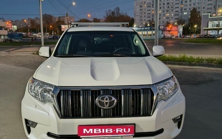 Toyota Land Cruiser Prado 150 рестайлинг 2, 2018 год, 4 550 000 рублей, 9 фотография