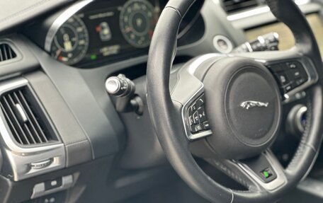 Jaguar E-Pace, 2020 год, 2 990 000 рублей, 34 фотография