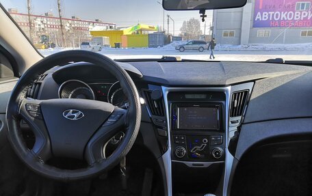 Hyundai Sonata VI, 2010 год, 900 000 рублей, 6 фотография