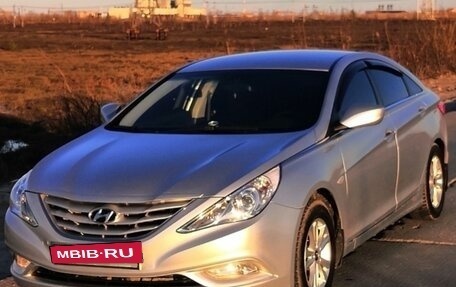 Hyundai Sonata VI, 2010 год, 900 000 рублей, 8 фотография