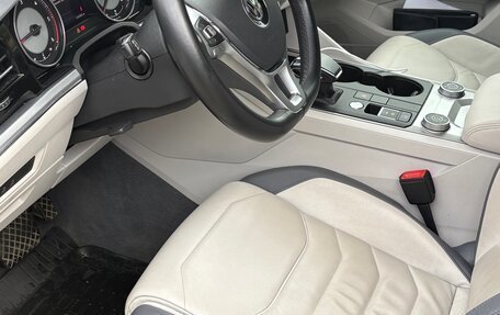 Volkswagen Touareg III, 2020 год, 4 900 000 рублей, 8 фотография