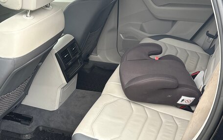 Volkswagen Touareg III, 2020 год, 4 900 000 рублей, 7 фотография