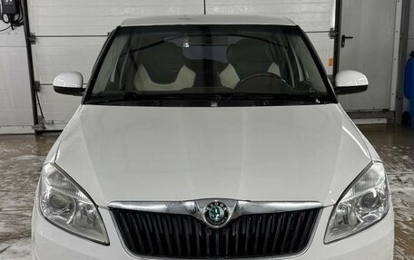 Skoda Fabia II, 2011 год, 590 000 рублей, 2 фотография