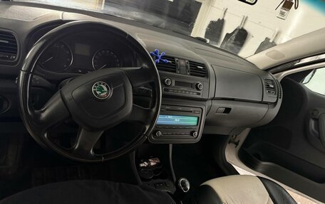 Skoda Fabia II, 2011 год, 590 000 рублей, 24 фотография