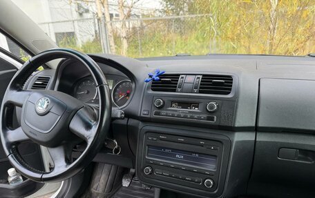 Skoda Fabia II, 2011 год, 590 000 рублей, 28 фотография