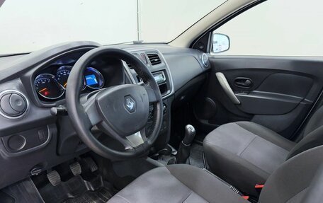 Renault Logan II, 2018 год, 795 000 рублей, 12 фотография