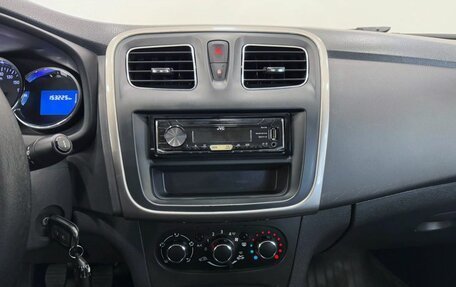 Renault Logan II, 2018 год, 795 000 рублей, 17 фотография