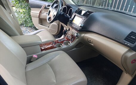 Toyota Highlander III, 2012 год, 2 250 000 рублей, 9 фотография