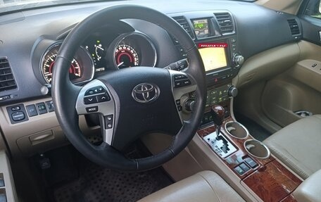 Toyota Highlander III, 2012 год, 2 250 000 рублей, 7 фотография