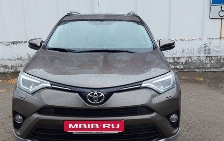 Toyota RAV4, 2017 год, 2 800 000 рублей, 5 фотография