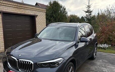 BMW X5, 2019 год, 6 890 000 рублей, 3 фотография