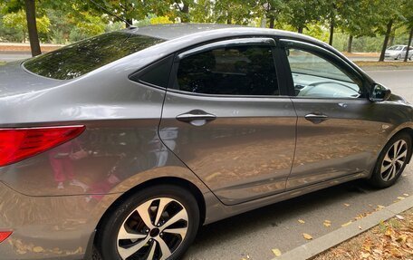 Hyundai Solaris II рестайлинг, 2015 год, 930 000 рублей, 3 фотография