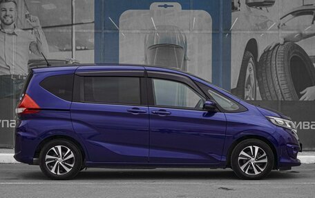 Honda Freed II, 2019 год, 1 908 000 рублей, 5 фотография