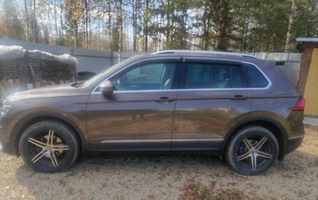 Volkswagen Tiguan II, 2018 год, 2 450 000 рублей, 2 фотография