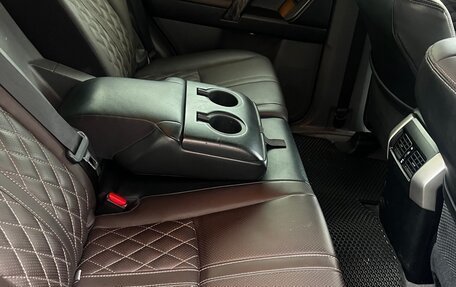 Toyota Land Cruiser Prado 150 рестайлинг 2, 2013 год, 2 700 000 рублей, 11 фотография
