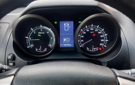 Toyota Land Cruiser Prado 150 рестайлинг 2, 2013 год, 2 700 000 рублей, 9 фотография