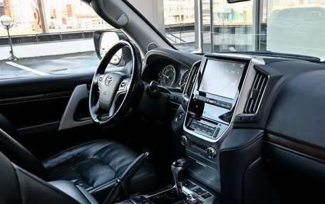 Toyota Land Cruiser 200, 2018 год, 7 450 000 рублей, 14 фотография