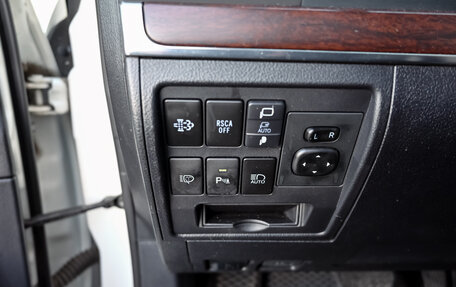 Toyota Land Cruiser 200, 2018 год, 7 450 000 рублей, 15 фотография