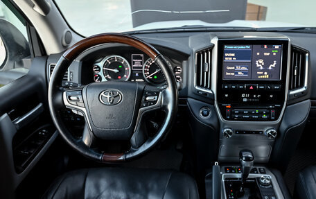 Toyota Land Cruiser 200, 2018 год, 7 450 000 рублей, 22 фотография