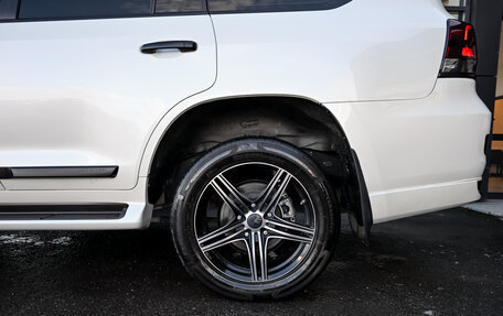 Toyota Land Cruiser 200, 2018 год, 7 450 000 рублей, 23 фотография