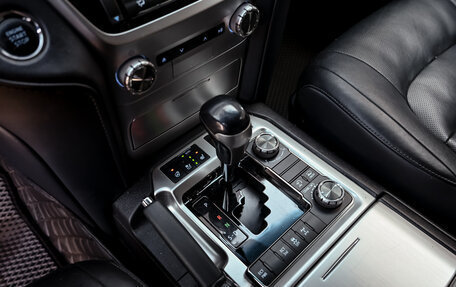 Toyota Land Cruiser 200, 2018 год, 7 450 000 рублей, 18 фотография