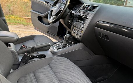 Volkswagen Jetta VI, 2013 год, 800 000 рублей, 8 фотография