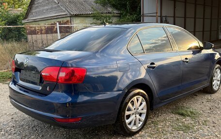 Volkswagen Jetta VI, 2013 год, 800 000 рублей, 3 фотография