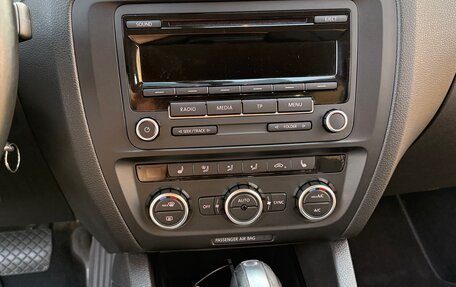 Volkswagen Jetta VI, 2013 год, 800 000 рублей, 14 фотография