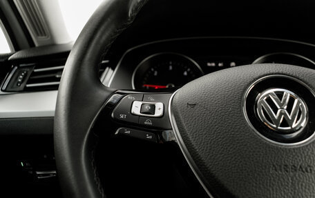 Volkswagen Passat B8 рестайлинг, 2016 год, 1 895 000 рублей, 16 фотография