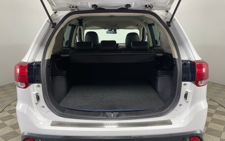 Mitsubishi Outlander III рестайлинг 3, 2016 год, 1 659 000 рублей, 9 фотография