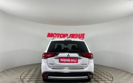 Mitsubishi Outlander III рестайлинг 3, 2016 год, 1 659 000 рублей, 5 фотография