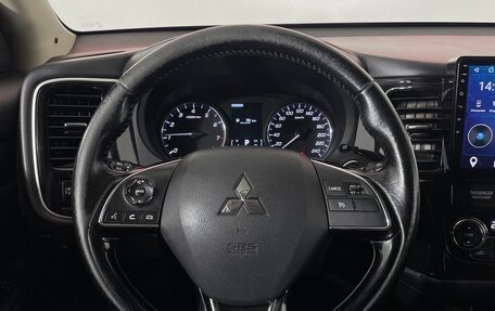 Mitsubishi Outlander III рестайлинг 3, 2016 год, 1 659 000 рублей, 13 фотография