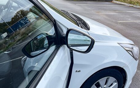 Hyundai Solaris II рестайлинг, 2015 год, 1 080 000 рублей, 5 фотография