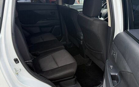 Mitsubishi Outlander III рестайлинг 3, 2016 год, 2 190 000 рублей, 14 фотография