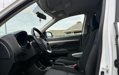 Mitsubishi Outlander III рестайлинг 3, 2016 год, 2 190 000 рублей, 11 фотография
