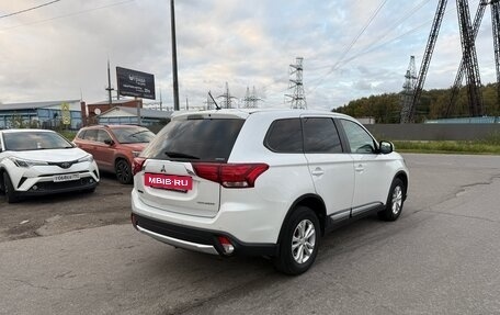Mitsubishi Outlander III рестайлинг 3, 2016 год, 2 190 000 рублей, 5 фотография