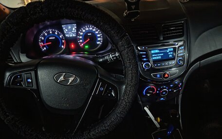 Hyundai Solaris II рестайлинг, 2012 год, 650 000 рублей, 9 фотография