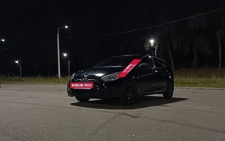 Hyundai Solaris II рестайлинг, 2012 год, 650 000 рублей, 2 фотография
