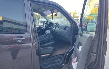 Volkswagen Caravelle T5, 2013 год, 2 300 000 рублей, 14 фотография