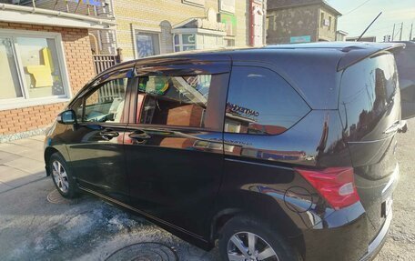 Honda Freed I, 2010 год, 950 000 рублей, 3 фотография
