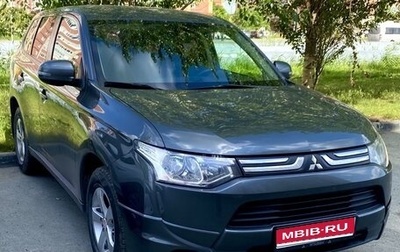 Mitsubishi Outlander III рестайлинг 3, 2014 год, 1 400 000 рублей, 1 фотография