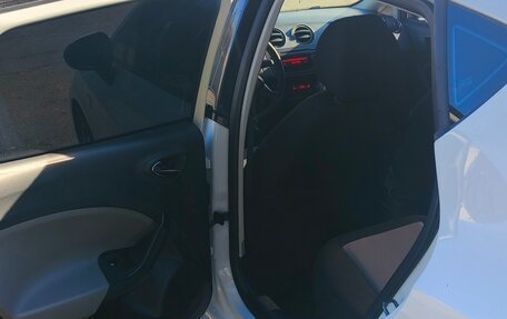 SEAT Ibiza IV рестайлинг 2, 2012 год, 650 000 рублей, 14 фотография