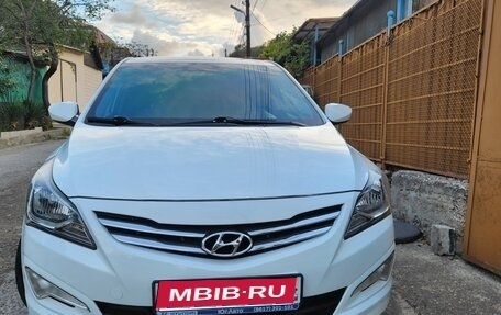 Hyundai Solaris II рестайлинг, 2015 год, 1 050 000 рублей, 1 фотография