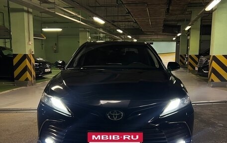 Toyota Camry, 2021 год, 3 085 000 рублей, 2 фотография